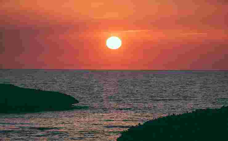 暗潮涌动:黑料网最新撕开——幕后团队神秘运作,将如何收场?